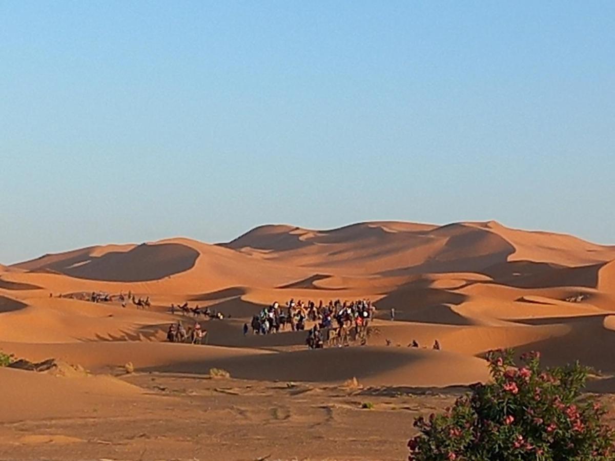 Hotel Etoile Des Dunes 梅尔祖卡 外观 照片